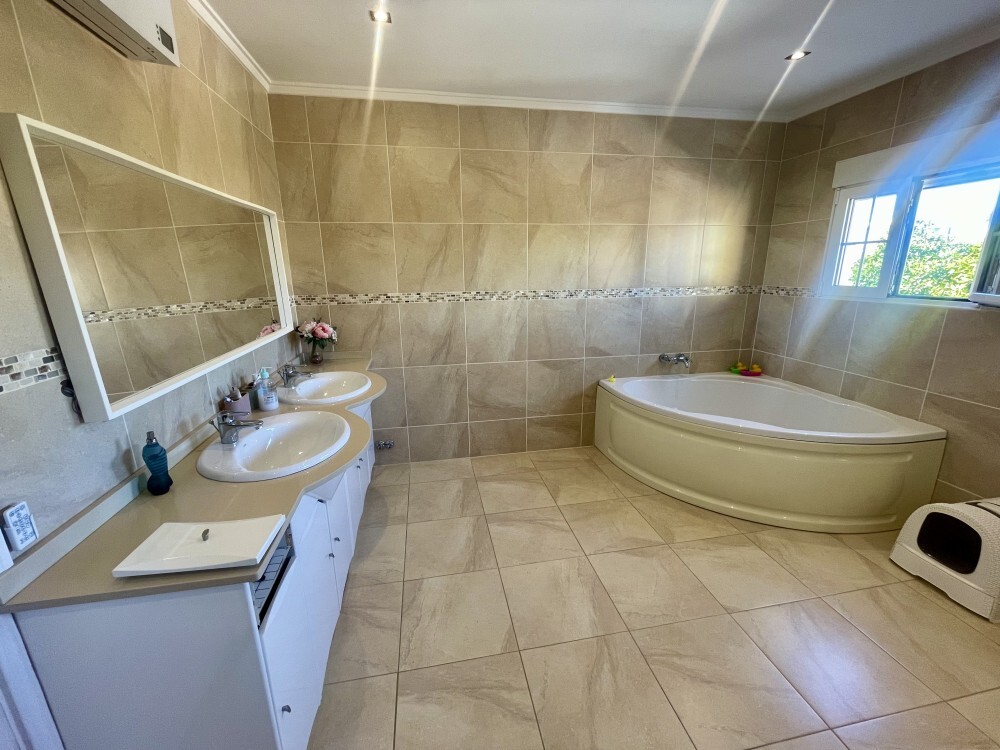 5 Bed, 2 Bath, HouseFor Sale, San Fulgencio, Alicante