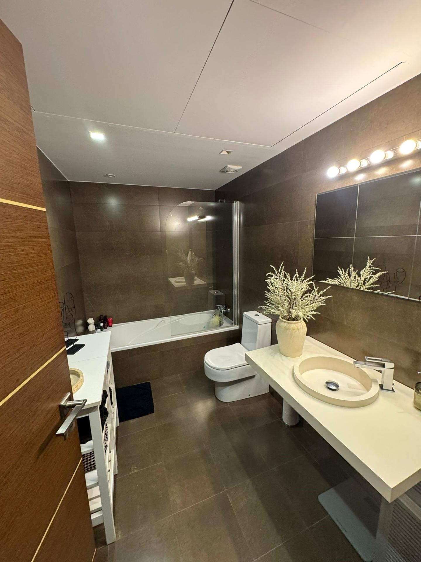 3 Bed, 2 Bath, ApartmentFor Sale, Torrevieja, Alicante