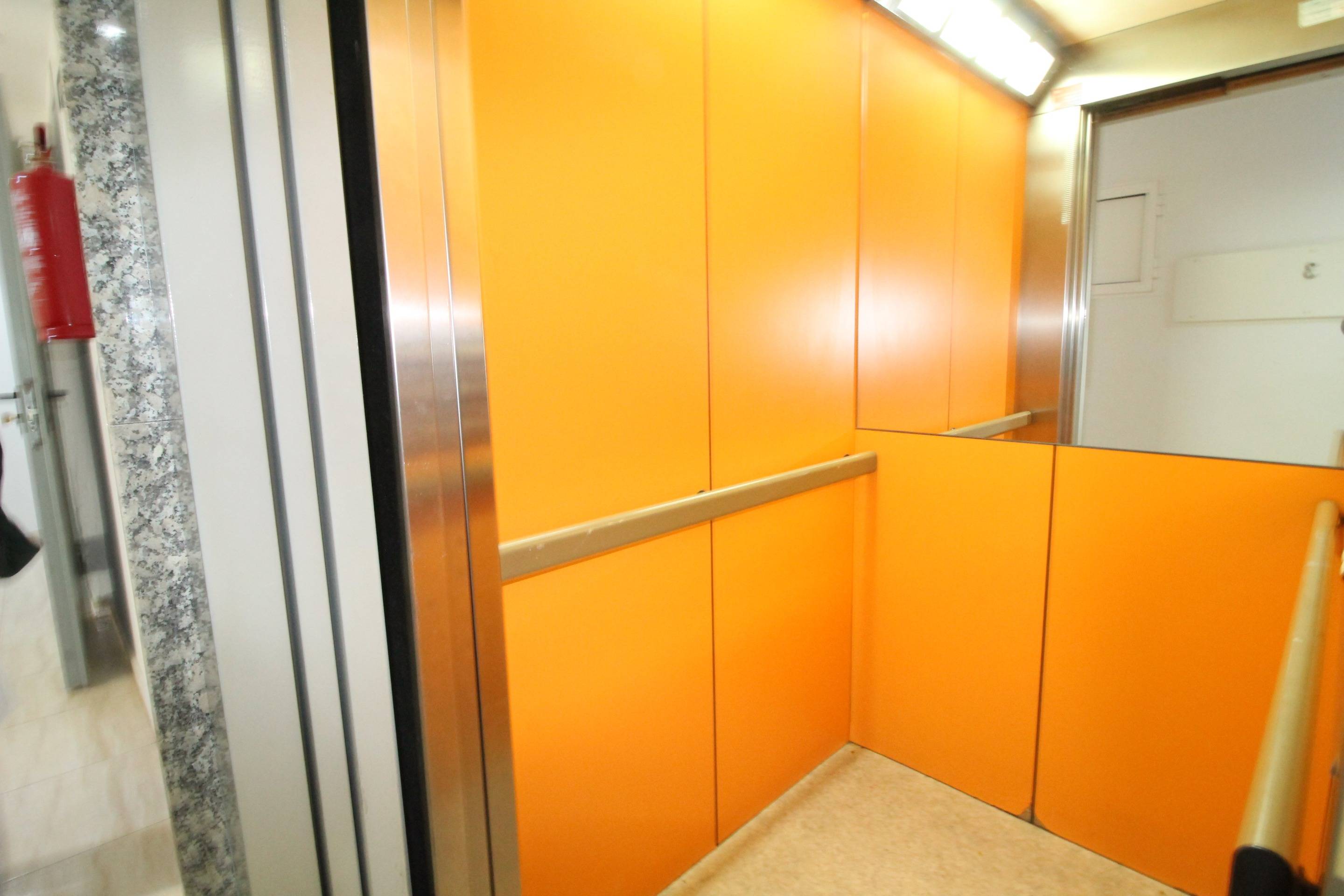 2 Bed, 1 Bath, ApartmentFor Sale, Torrevieja, Alicante