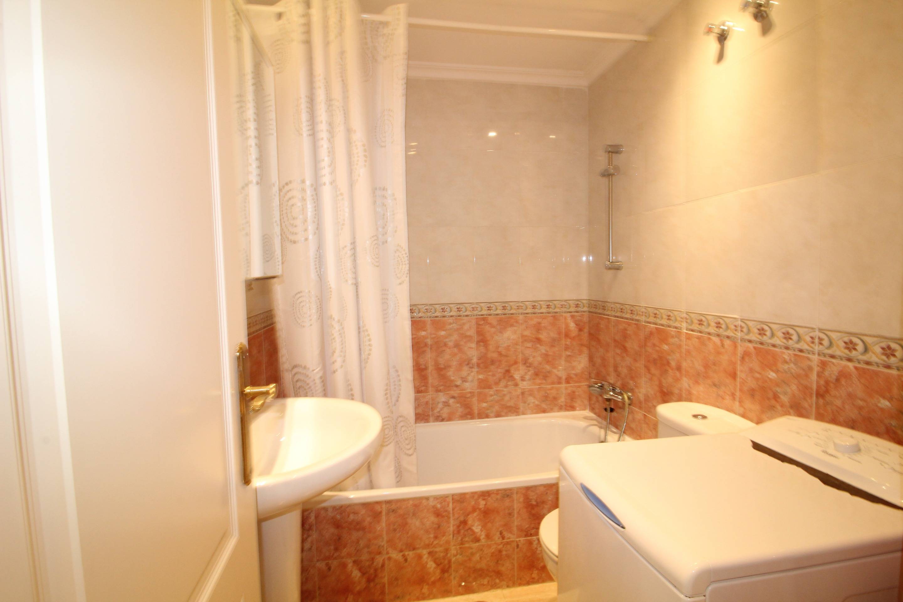 2 Bed, 1 Bath, ApartmentFor Sale, Torrevieja, Alicante