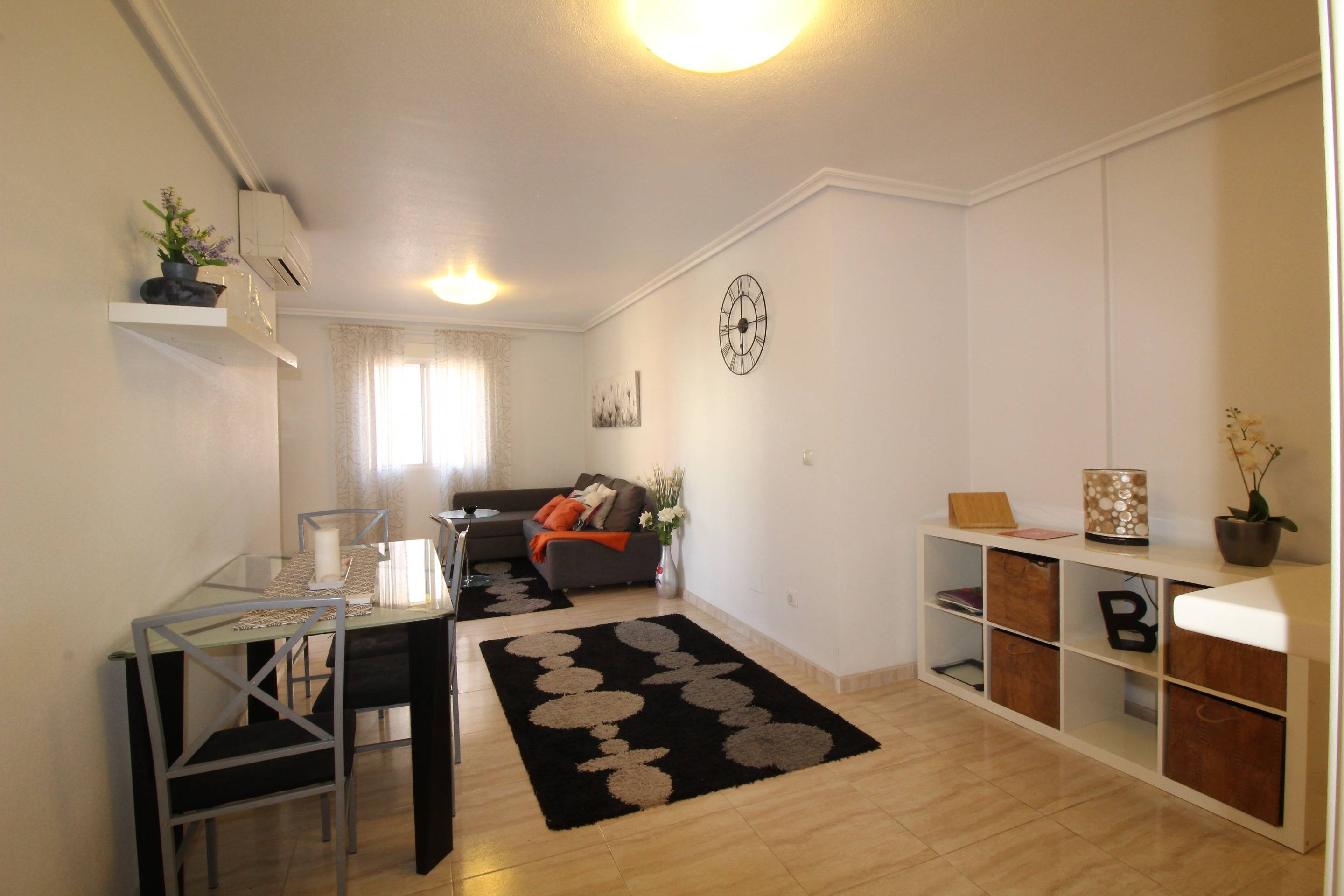 2 Bed, 1 Bath, ApartmentFor Sale, Torrevieja, Alicante