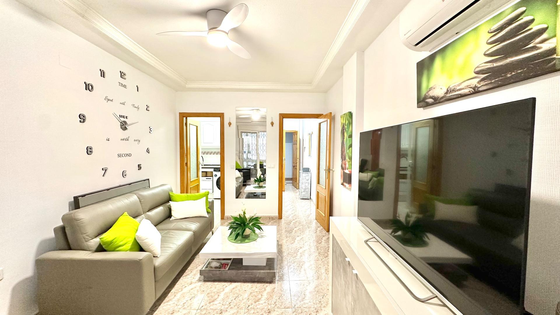 2 Bed, 1 Bath, ApartmentFor Sale, Torrevieja, Alicante