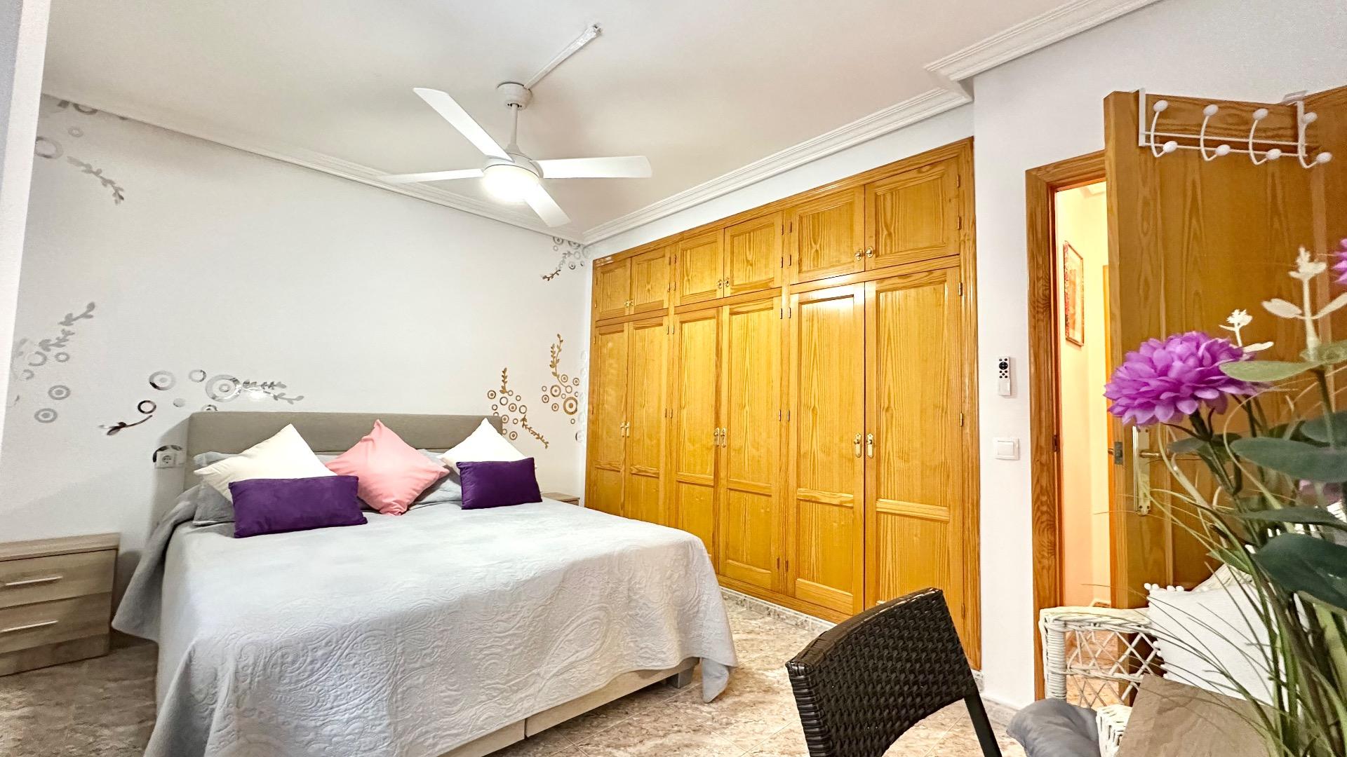 2 Bed, 1 Bath, ApartmentFor Sale, Torrevieja, Alicante