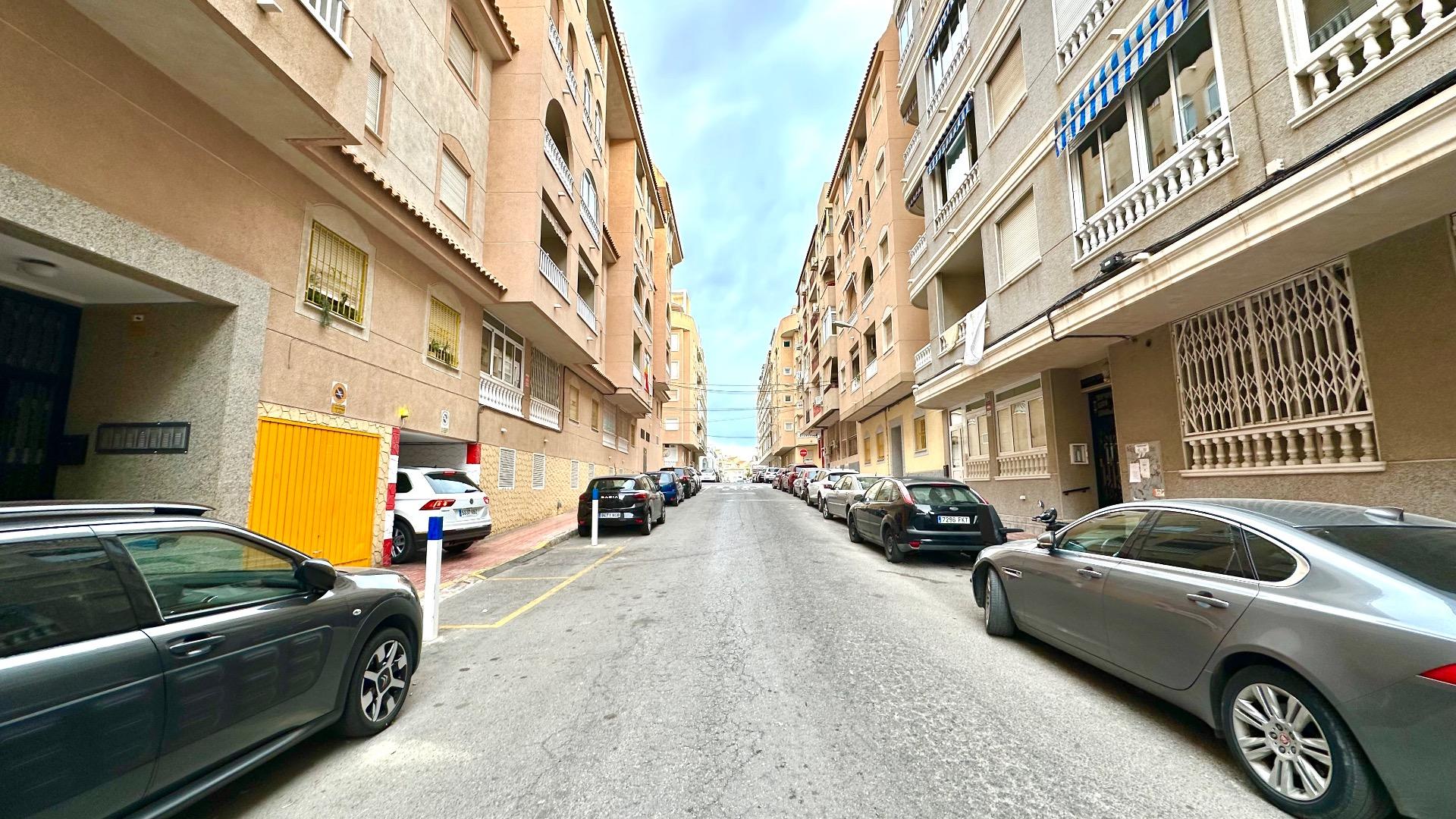 2 Bed, 1 Bath, ApartmentFor Sale, Torrevieja, Alicante