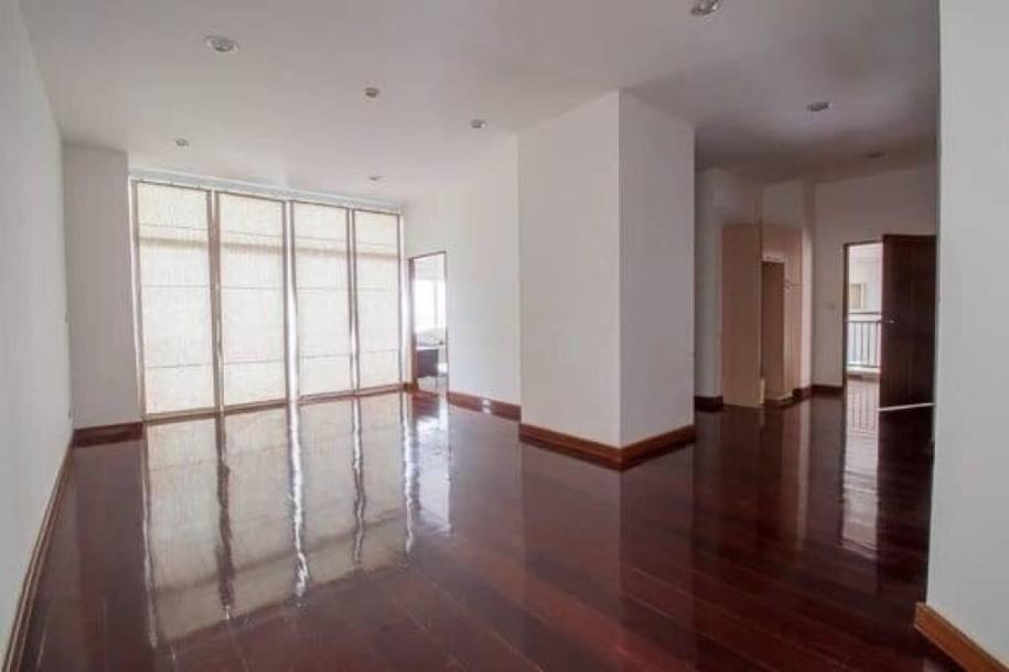 4 Bath, ApartmentFor Sale, North - Hua Hin, Prachuap Khiri Khan