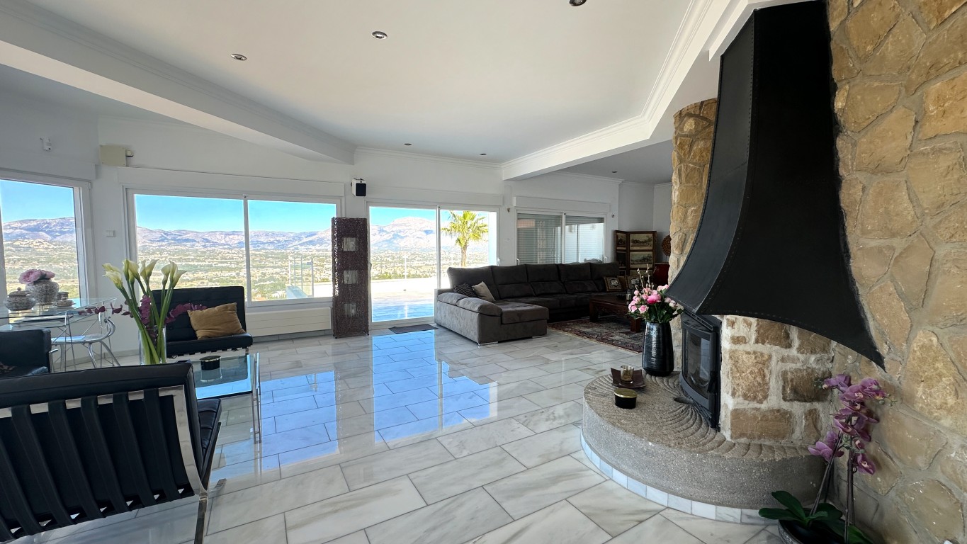 6 Bed, 4 Bath, HouseFor Sale, Albir, Alicante