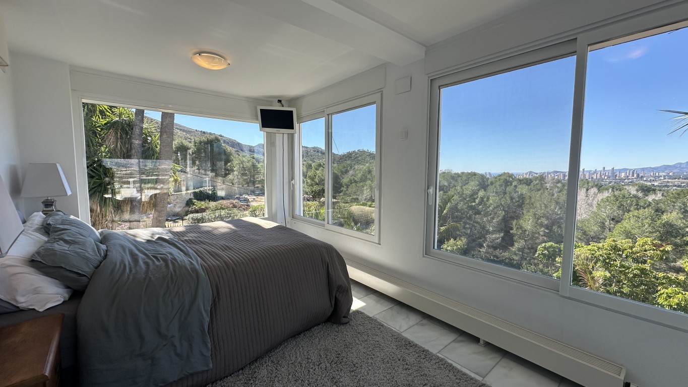 6 Bed, 4 Bath, HouseFor Sale, Albir, Alicante