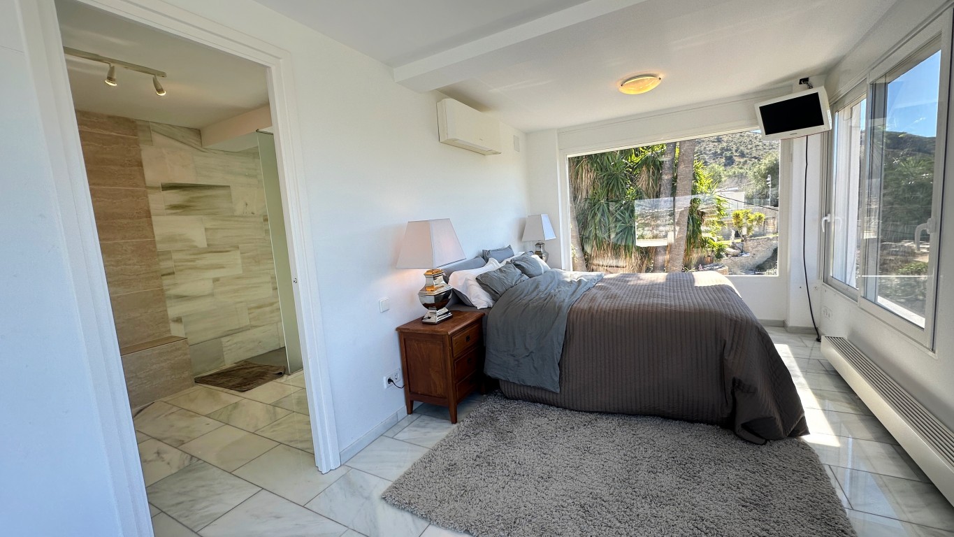 6 Bed, 4 Bath, HouseFor Sale, Albir, Alicante