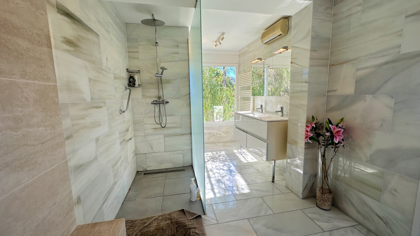 6 Bed, 4 Bath, HouseFor Sale, Albir, Alicante