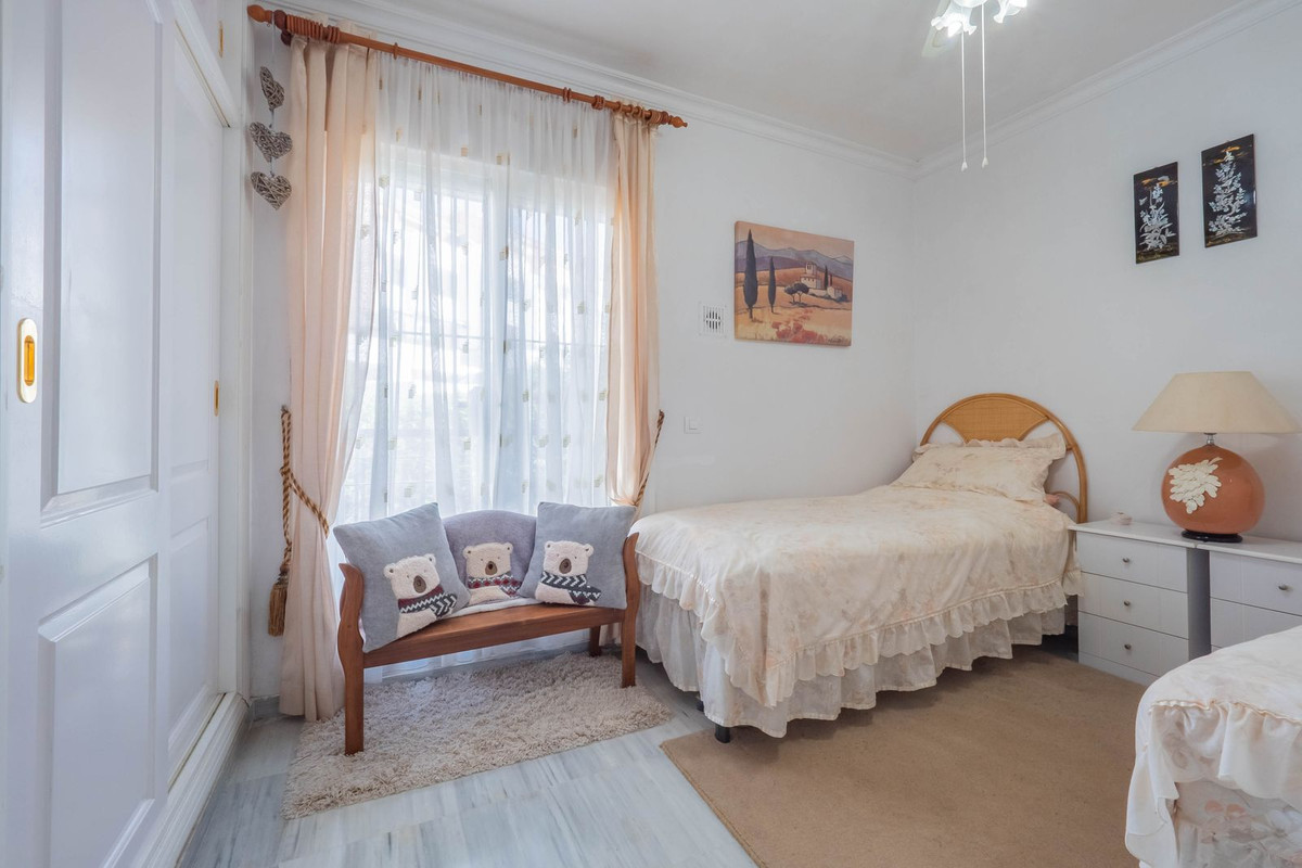 Alhaurin Golf, Malaga, 2 Bedrooms Bedrooms, ,2 BathroomsBathrooms,For Sale,R5317363