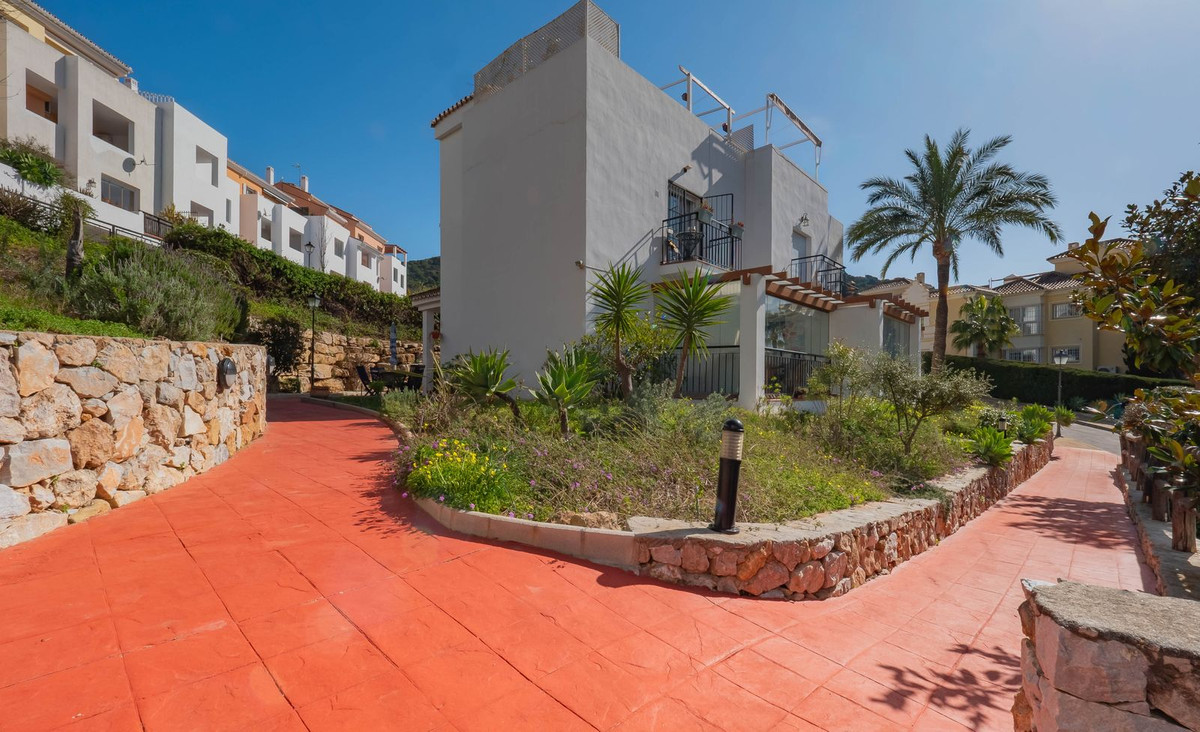 Alhaurin Golf, Malaga, 2 Bedrooms Bedrooms, ,2 BathroomsBathrooms,For Sale,R5317363