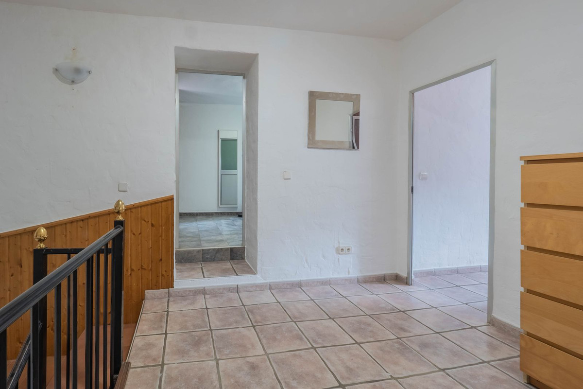 Alhaurin el Grande, Malaga, 5 Bedrooms Bedrooms, ,3 BathroomsBathrooms,For Sale,R5320033