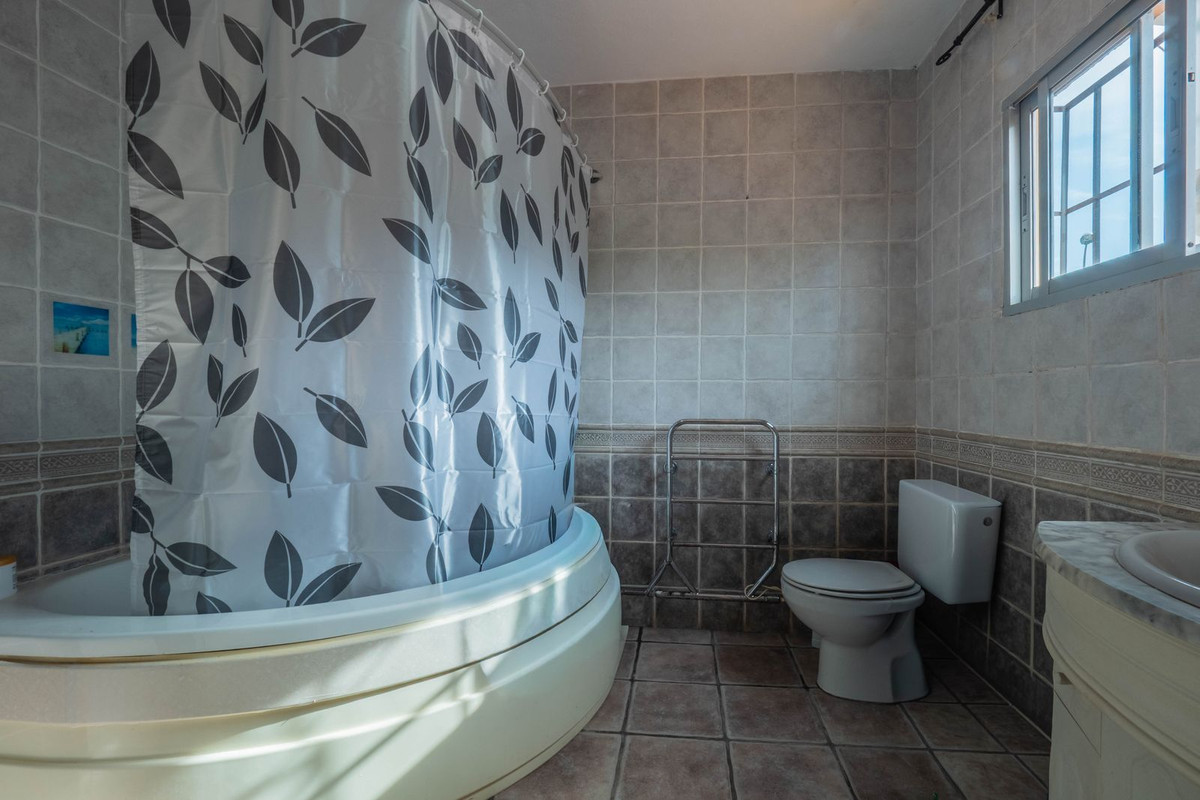 Alhaurin el Grande, Malaga, 5 Bedrooms Bedrooms, ,3 BathroomsBathrooms,For Sale,R5320033