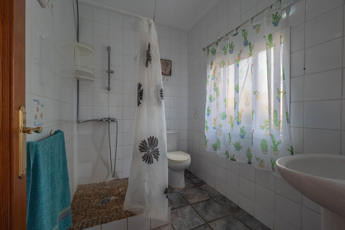 Alhaurin el Grande, Malaga, 5 Bedrooms Bedrooms, ,3 BathroomsBathrooms,For Sale,R5320033