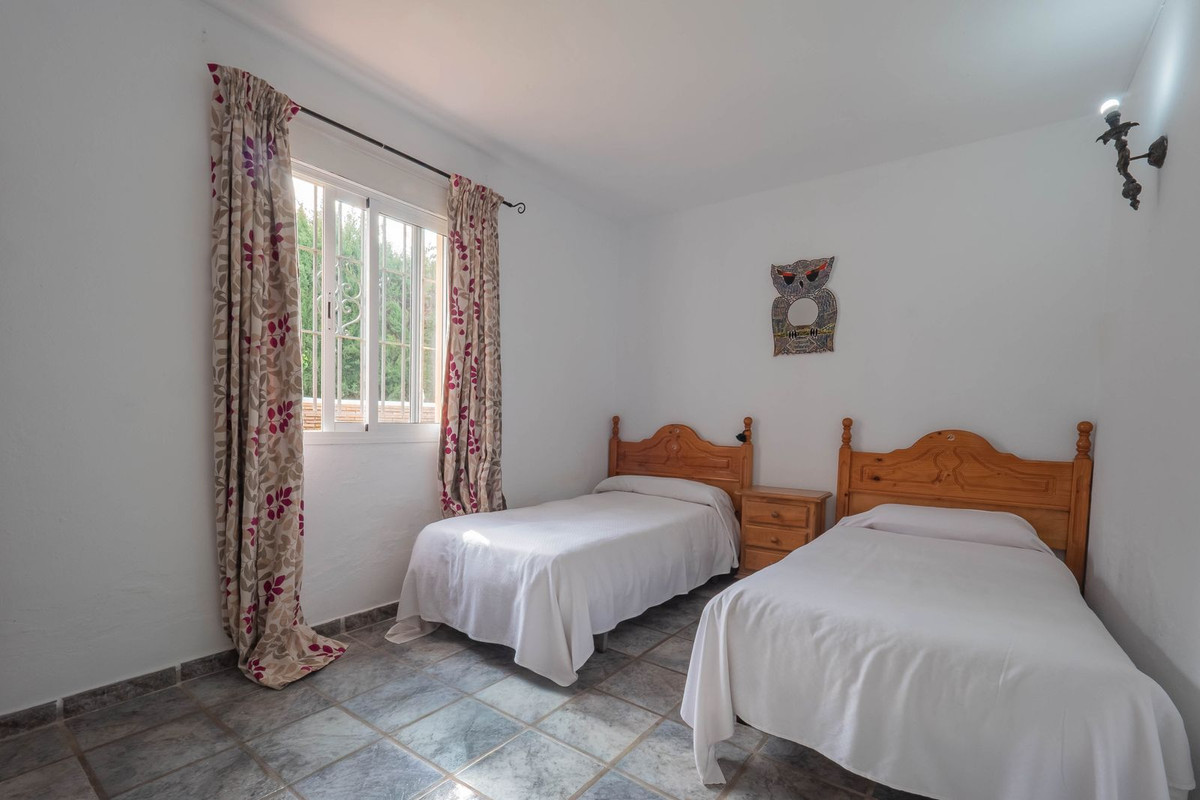 Alhaurin el Grande, Malaga, 5 Bedrooms Bedrooms, ,3 BathroomsBathrooms,For Sale,R5320033