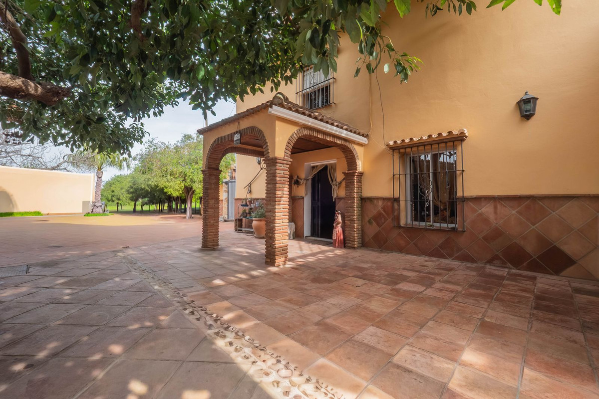 Alhaurin el Grande, Malaga, 5 Bedrooms Bedrooms, ,3 BathroomsBathrooms,For Sale,R5320033