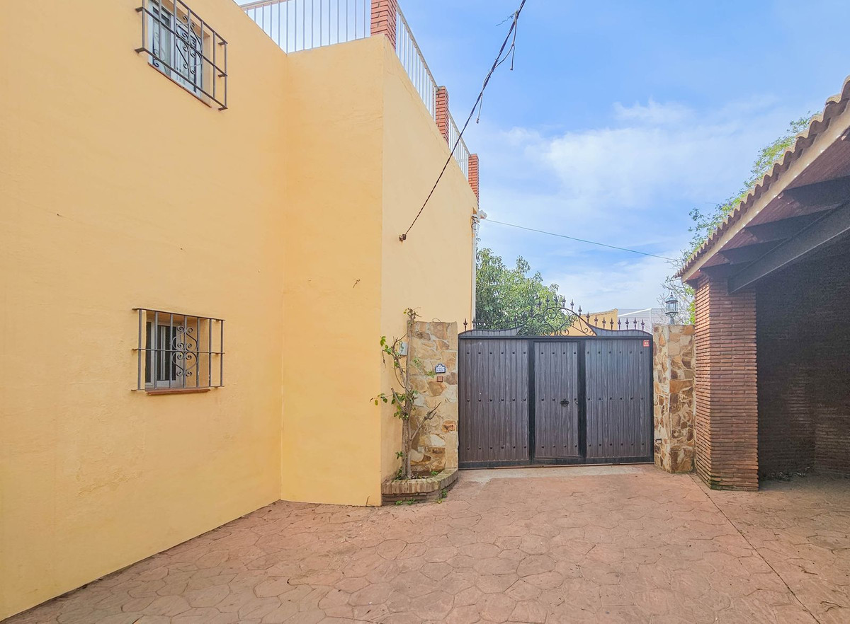 Alhaurin el Grande, Malaga, 5 Bedrooms Bedrooms, ,3 BathroomsBathrooms,For Sale,R5320033