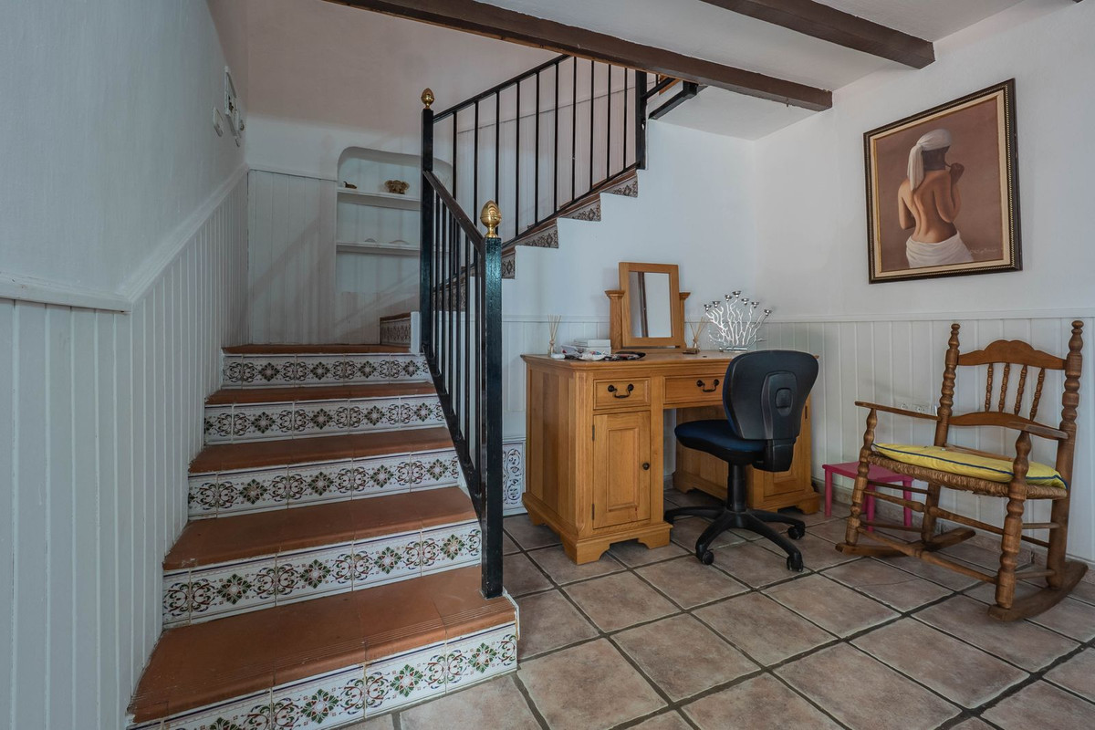 Alhaurin el Grande, Malaga, 5 Bedrooms Bedrooms, ,3 BathroomsBathrooms,For Sale,R5320033