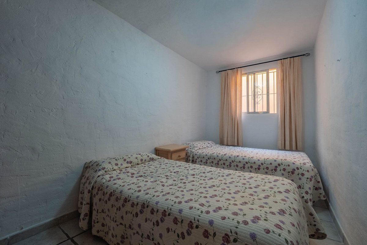 Alhaurin el Grande, Malaga, 5 Bedrooms Bedrooms, ,3 BathroomsBathrooms,For Sale,R5320033