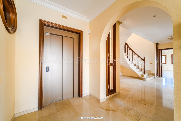 8 Bed, 8 Bath, HouseFor Sale, Santa Cruz De Tenerife, Santa Cruz de Tenerife