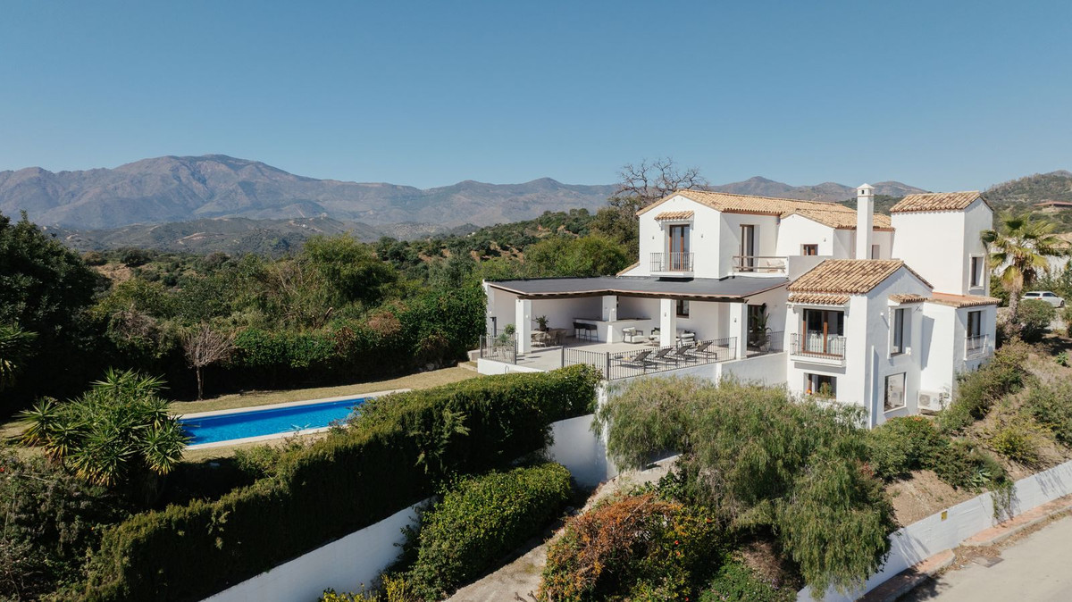 5 Bed, 5 Bath, HouseFor Sale, Estepona, Malaga