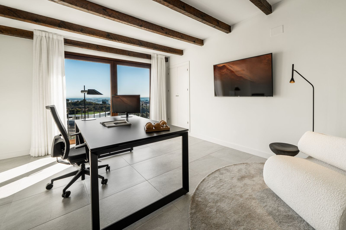 5 Bed, 5 Bath, HouseFor Sale, Estepona, Malaga