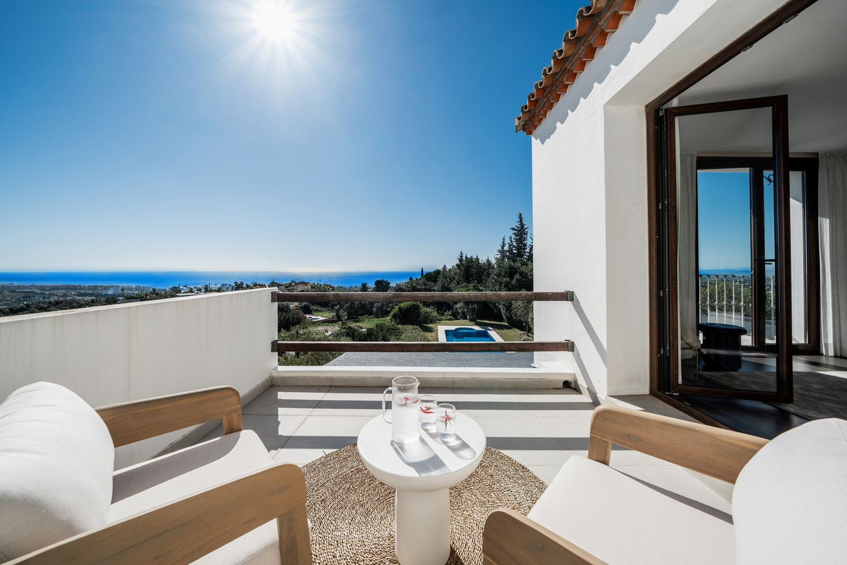 5 Bed, 5 Bath, HouseFor Sale, Estepona, Malaga