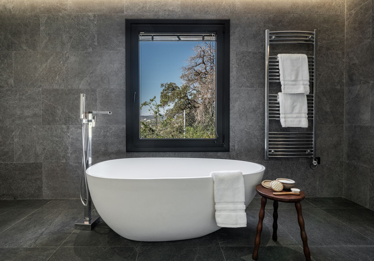 5 Bed, 5 Bath, HouseFor Sale, Estepona, Malaga