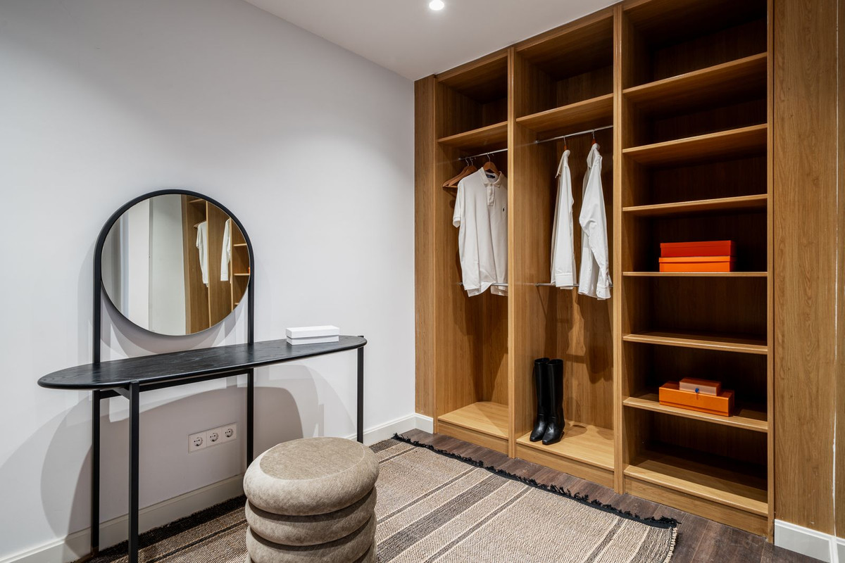 5 Bed, 5 Bath, HouseFor Sale, Estepona, Malaga