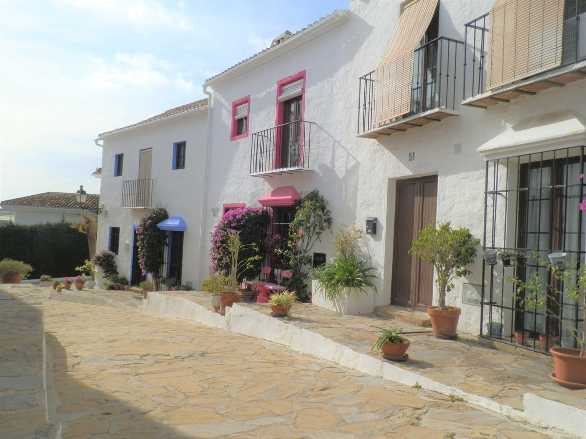 2 Bed, 2 Bath, HouseFor Sale, Nueva Andalucia, Malaga