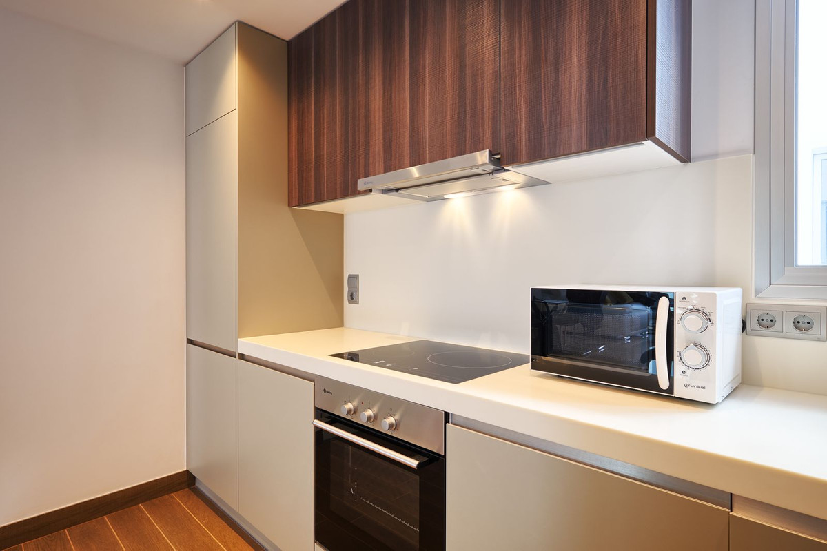 3 Bed, 2 Bath, ApartmentFor Sale, San Pedro de Alcantara, Malaga