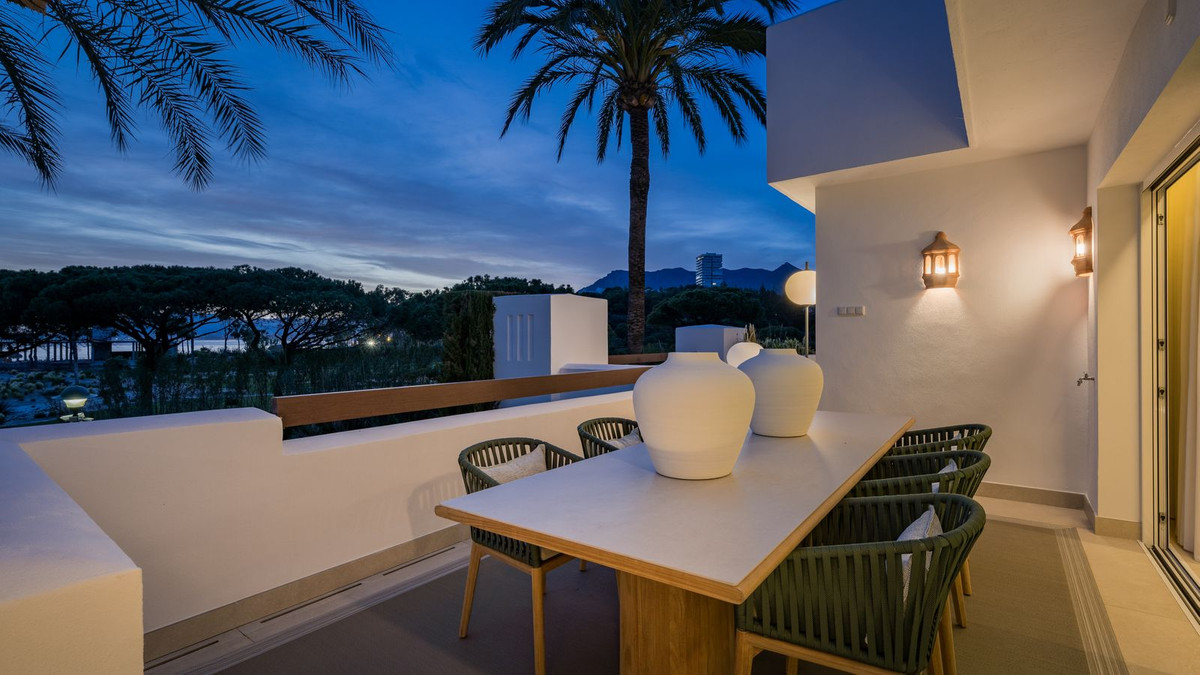 3 Bed, 2 Bath, ApartmentFor Sale, Los Monteros, Malaga