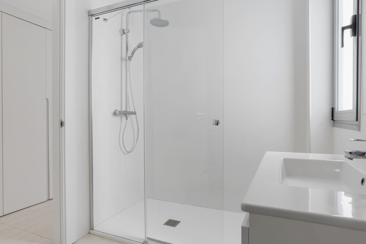 2 Bed, 2 Bath, ApartmentFor Sale, Estepona, Malaga