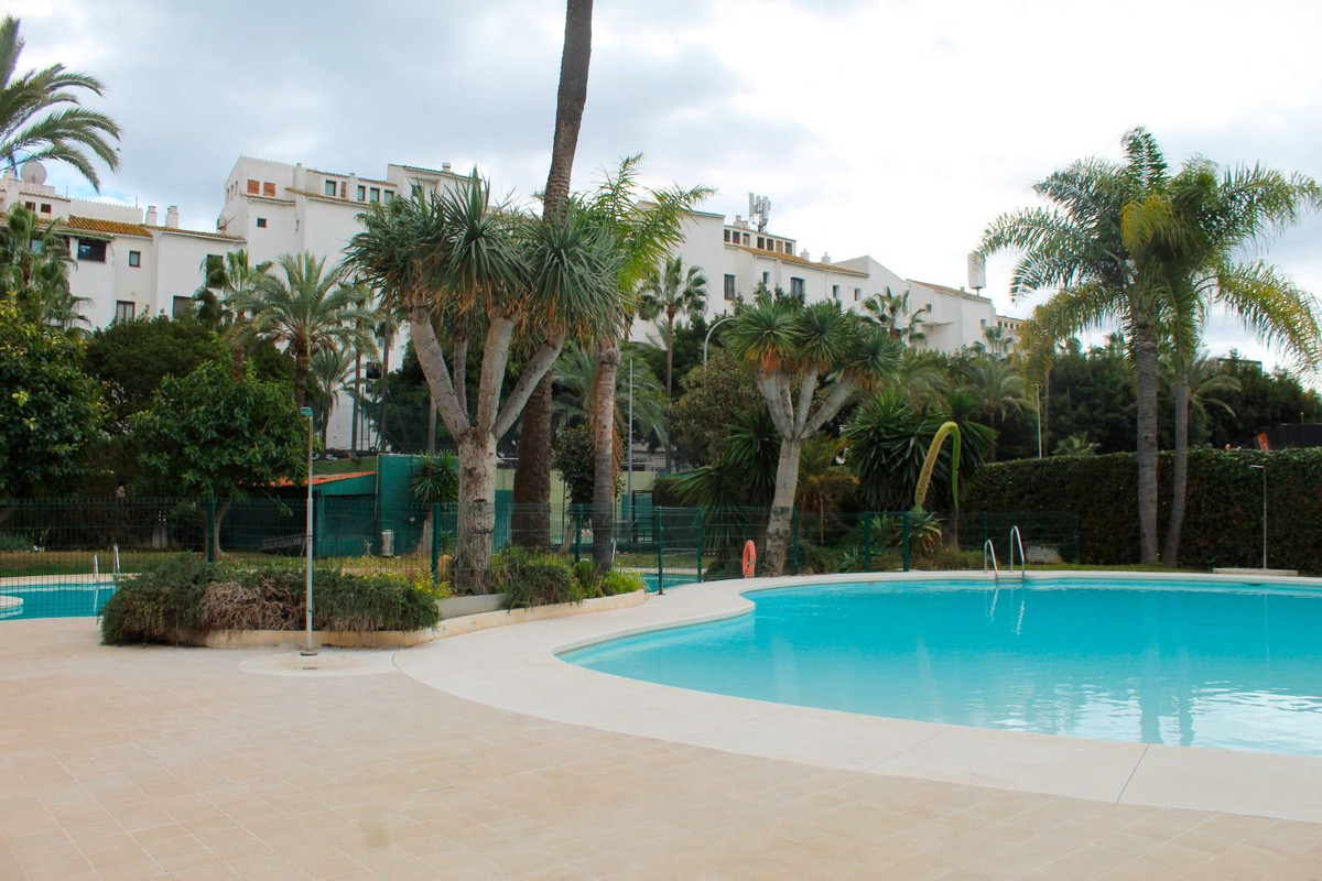 3 Bed, 3 Bath, ApartmentFor Sale, Puerto Banus, Malaga