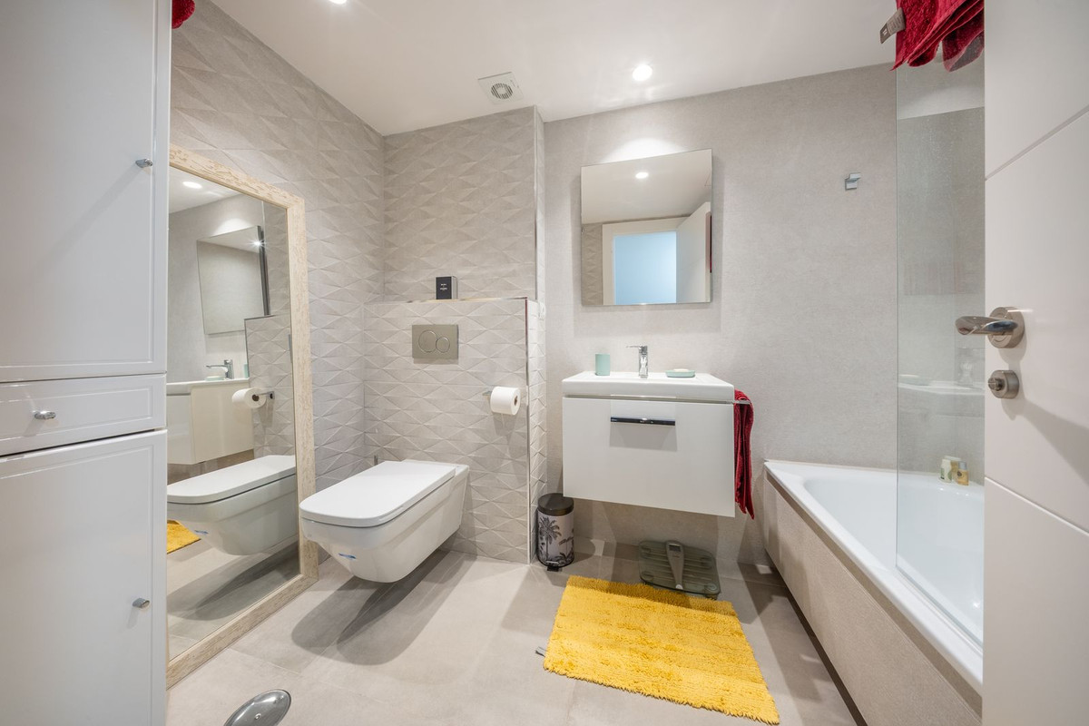 2 Bed, 2 Bath, ApartmentFor Sale, Nueva Andalucia, Malaga