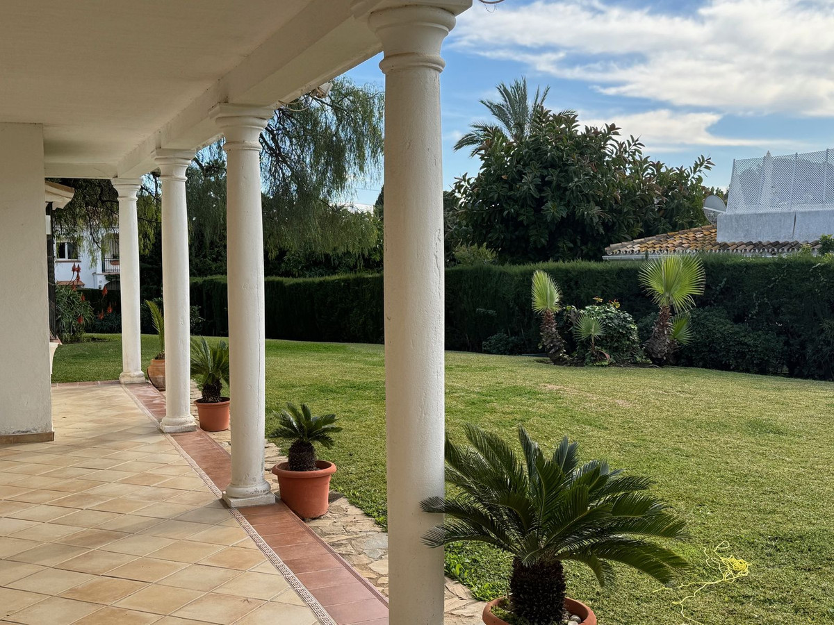 3 Bed, 2 Bath, HouseFor Sale, Estepona, Malaga