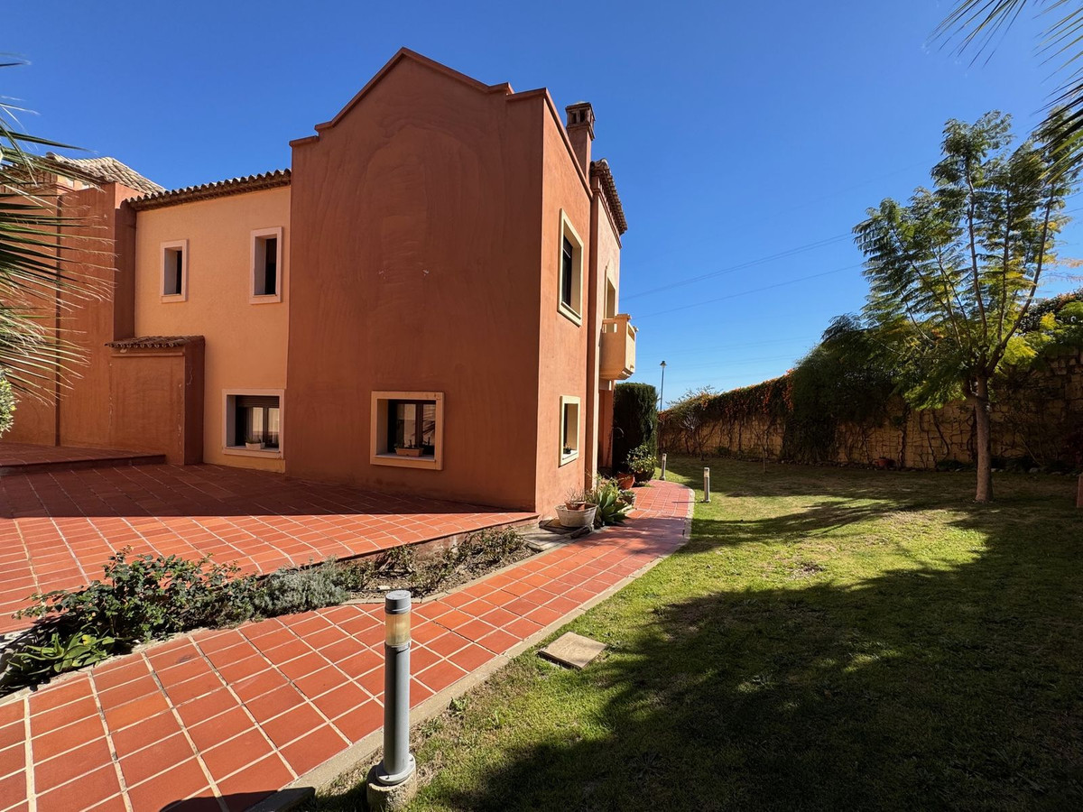 4 Bed, 3 Bath, HouseFor Sale, Estepona, Malaga