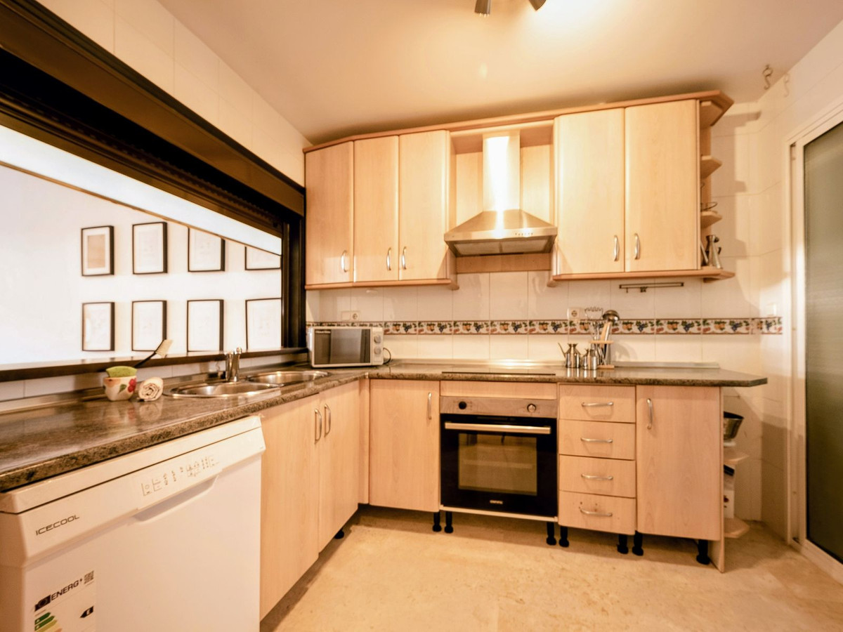 2 Bed, 1 Bath, ApartmentFor Sale, Marbella, Malaga