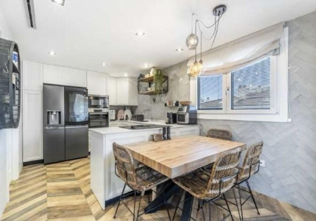 3 Bed, 2 Bath, ApartmentFor Sale, Benalmadena Costa, Malaga