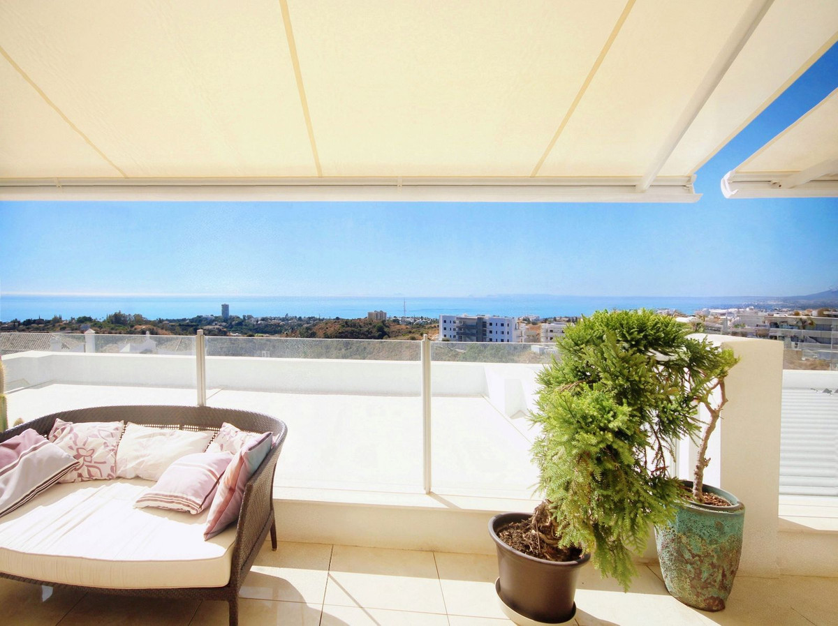 2 Bed, 2 Bath, ApartmentFor Sale, Los Monteros, Malaga