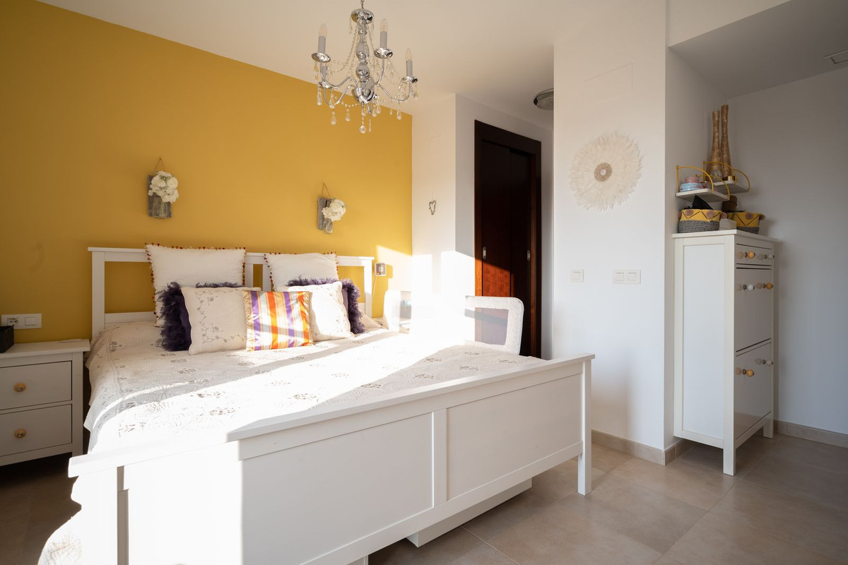 3 Bed, 4 Bath, ApartmentFor Sale, Los Monteros, Malaga
