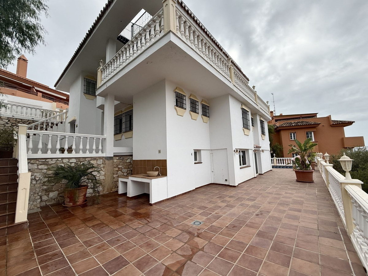 6 Bed, 4 Bath, HouseFor Sale, Fuengirola, Malaga