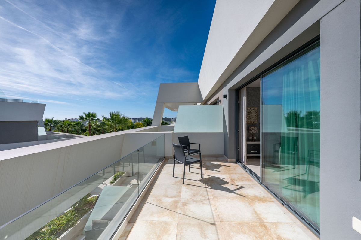 4 Bed, 3 Bath, HouseFor Sale, La Cala de Mijas, Malaga