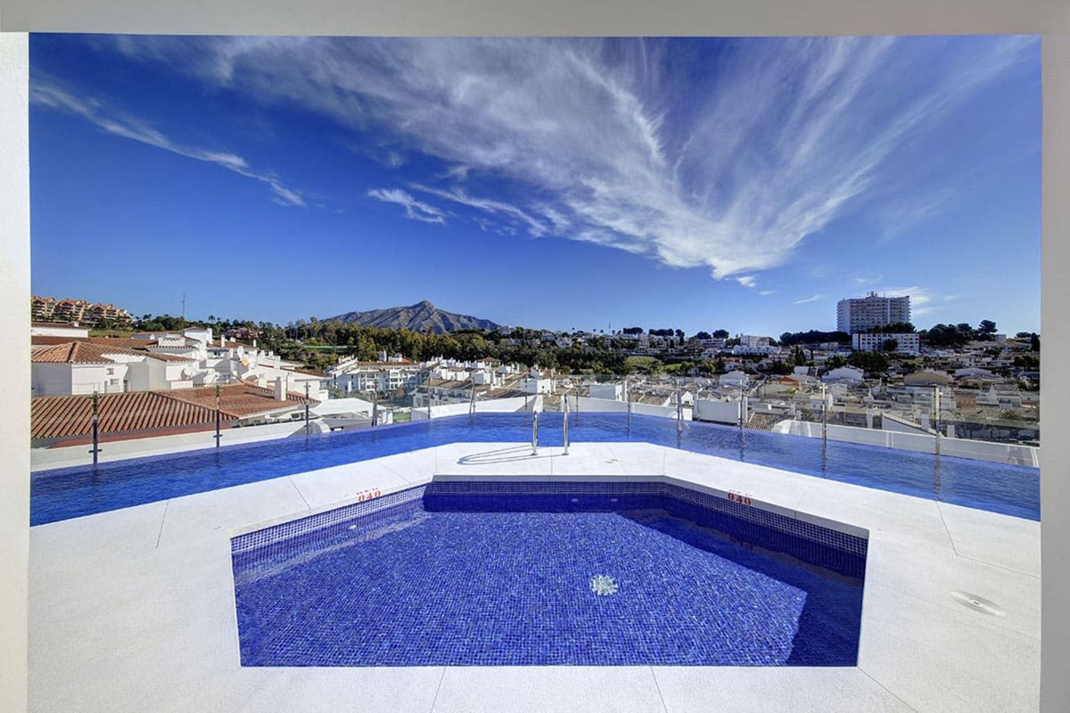 3 Bed, 2 Bath, ApartmentFor Sale, Nueva Andalucia, Malaga