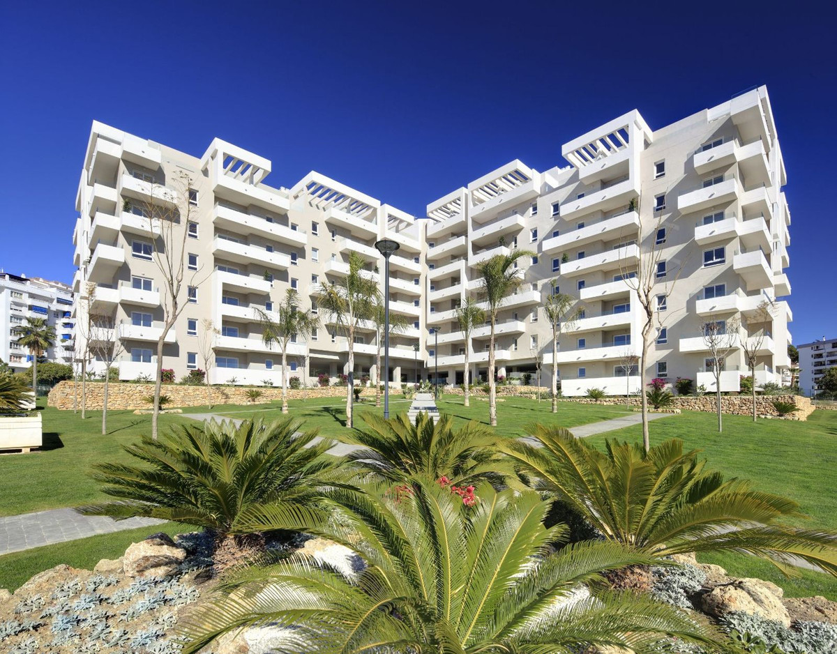 3 Bed, 2 Bath, ApartmentFor Sale, Nueva Andalucia, Malaga