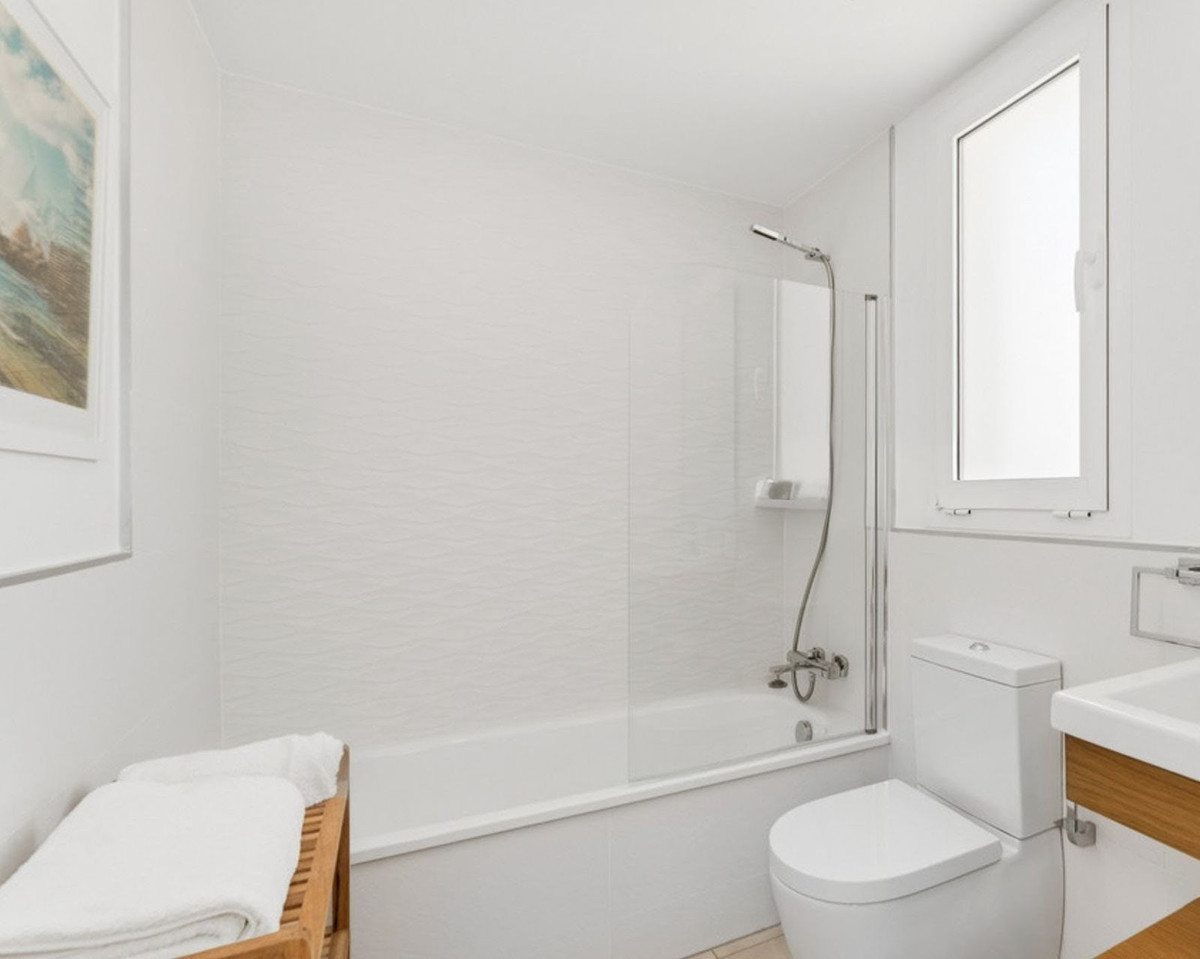 3 Bed, 3 Bath, ApartmentFor Sale, Los Monteros, Malaga