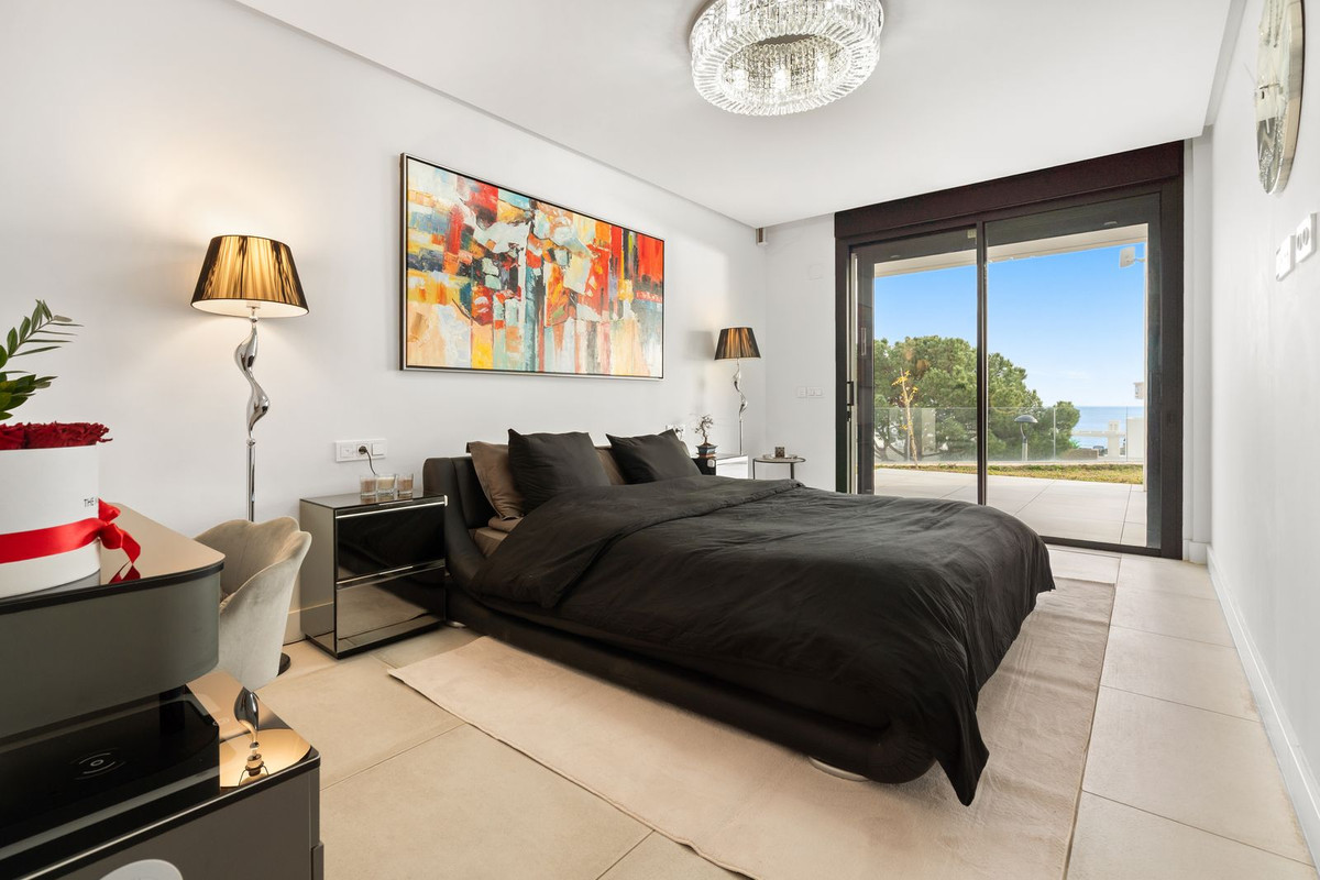 3 Bed, 2 Bath, ApartmentFor Sale, Cabopino, Malaga