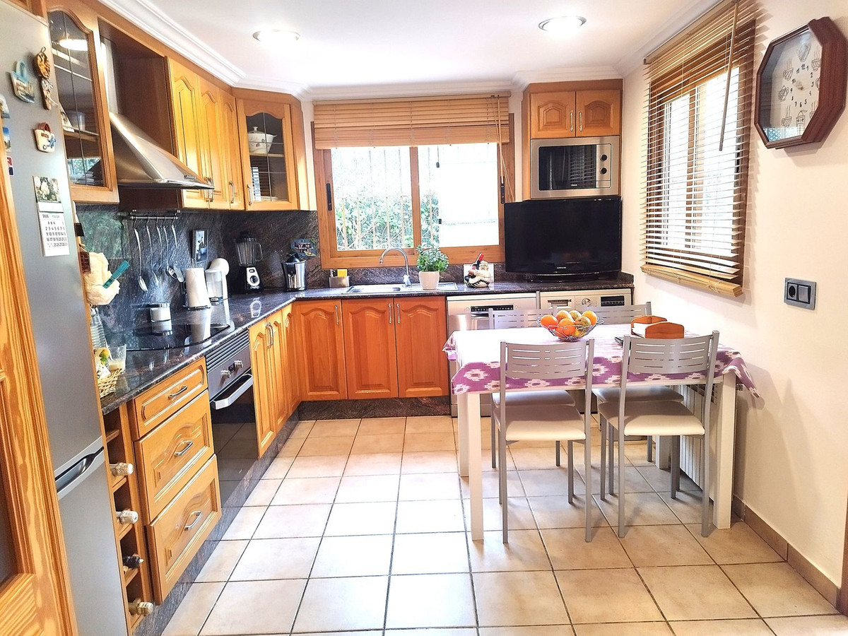 5 Bed, 2 Bath, HouseFor Sale, Palma de Mallorca, Islas Baleares