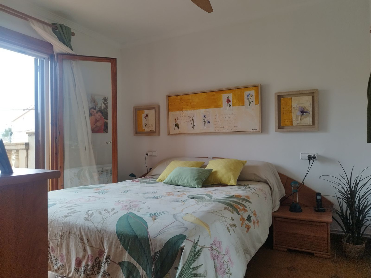 5 Bed, 2 Bath, HouseFor Sale, Palma de Mallorca, Islas Baleares