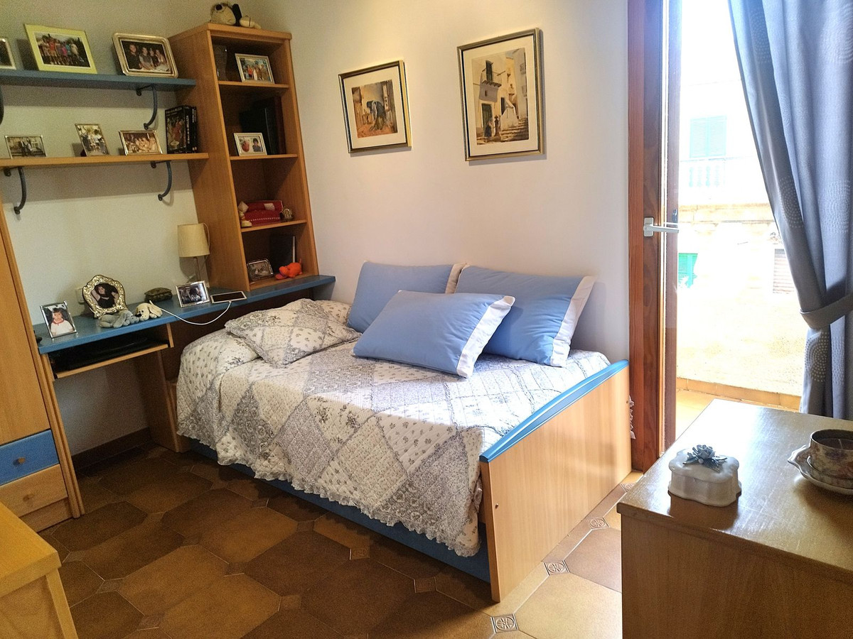 5 Bed, 2 Bath, HouseFor Sale, Palma de Mallorca, Islas Baleares